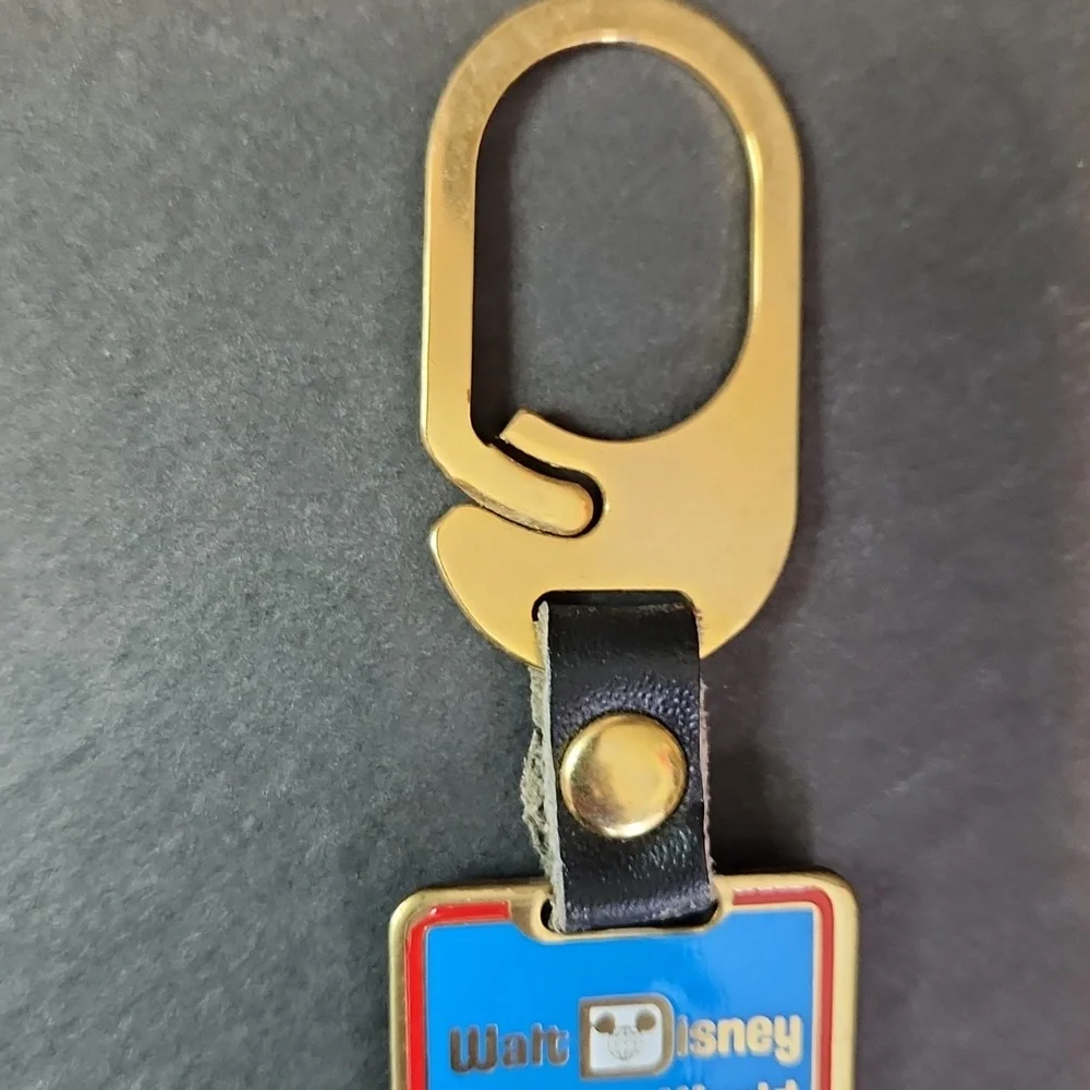 BILL Mickey Mouse Metallic Keychain, Walt Disney World, 1980s Vintage